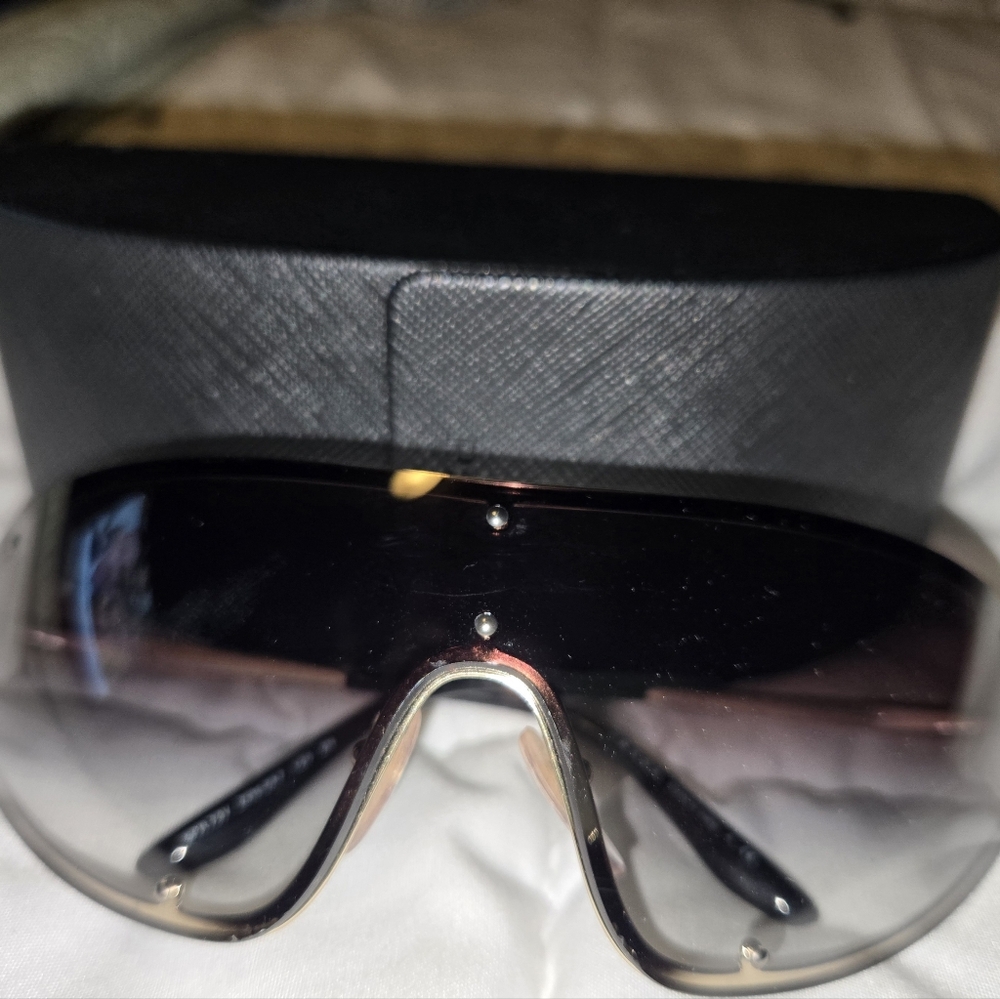 PRADA SUNGLASSES